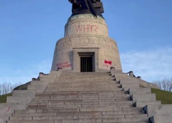 В Берлине разрисовали памятник советскому воину-освободителю