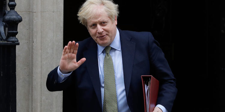 Джонсона и главу Минфина Великобритании оштрафуют за нарушение локдауна