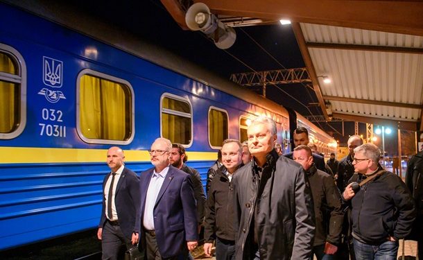 Президенты четырех страны посетят Киев