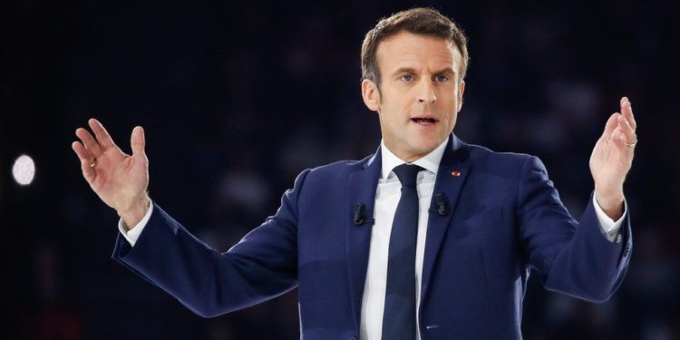Alegeri prezidențiale în Franța. Emmanuel Macron și Marine Le Pen vor lupta în turul doi | VIDEO