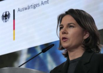 Пока последний солдат РФ не уйдет из Украины. В Германии определили продолжительность санкций