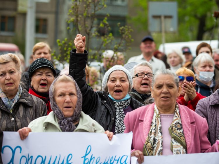 Партия “ШОР” организовала протесты по всей стране. Более 50 тысяч человек приняли участиях в манифестациях