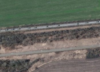 К востоку от Харькова зафиксирована 12-километровая военная колонна РФ — CNN