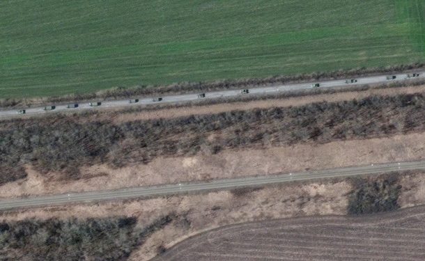 К востоку от Харькова зафиксирована 12-километровая военная колонна РФ — CNN