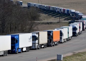 В Латвии развернули 152 фуры из Беларуси и РФ