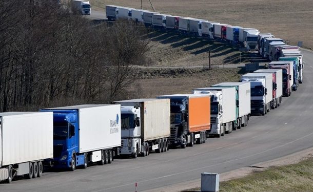 В Латвии развернули 152 фуры из Беларуси и РФ
