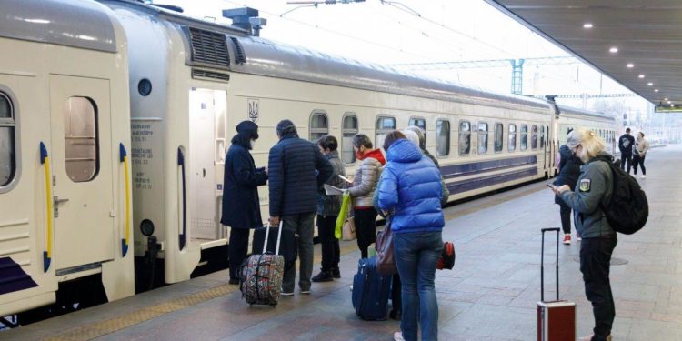 В Одесской области из-за длительного комендантского часа ограничат доступ к вокзалам