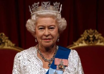 Барби выпустила куклу в честь 96-летия Елизаветы II