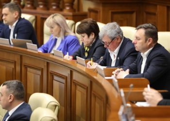 Парламент одобрил в первом чтении увеличение доходов госбюджета на 2,6 млрд леев, а расходов — на 6,8 млрд леев