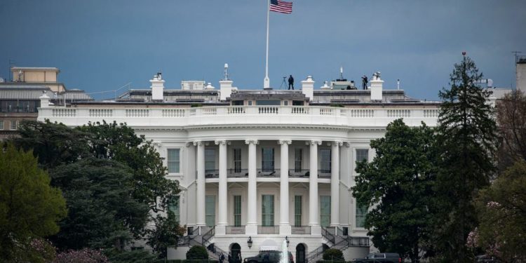 Украина впервые получит тяжелое вооружение от США — Белый дом