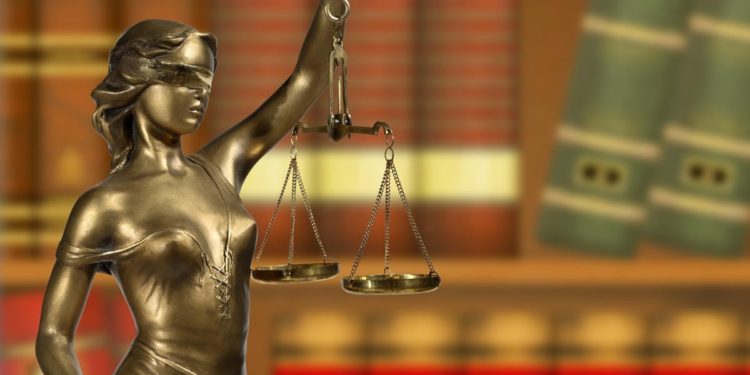 Magistrat de la Judecătoria Comrat, cercetat penal pentru îmbogățire ilicită. CNA, PA și SIS au operat percheziții la domiciliu, birou și în automobil