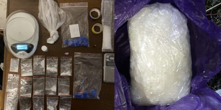 Droguri de peste 2,6 milioane de lei, ridicate de polițiștii de frontieră. Doi tineri au fost reținuți | VIDEO