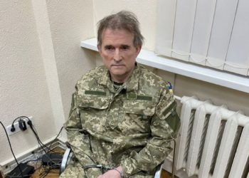 Зеленский сообщил о задержании «кума Путина» Медведчука, сбежавшего из-под домашнего ареста после начала войны