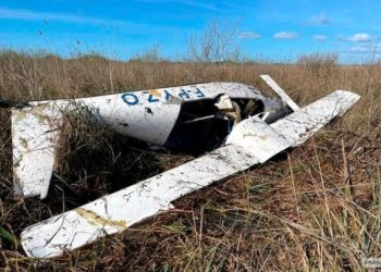 Во Франции пассажирка перехватила штурвал и не дала самолету упасть на жилые дома