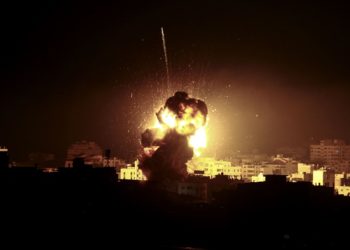 Армия Израиля нанесла удары по целям в секторе Газа