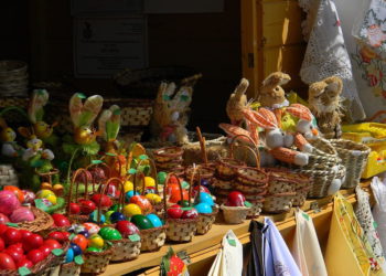 Târguri de Paște, amenajate în toate sectoarele capitalei: Comercianții au relatat despre asortiment, dar și despre prețurile din acest an | VIDEO