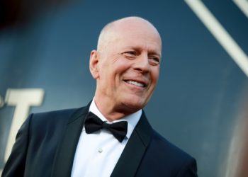 Брюс Уиллис вынужден продавать имущество из-за прогрессирующей болезни