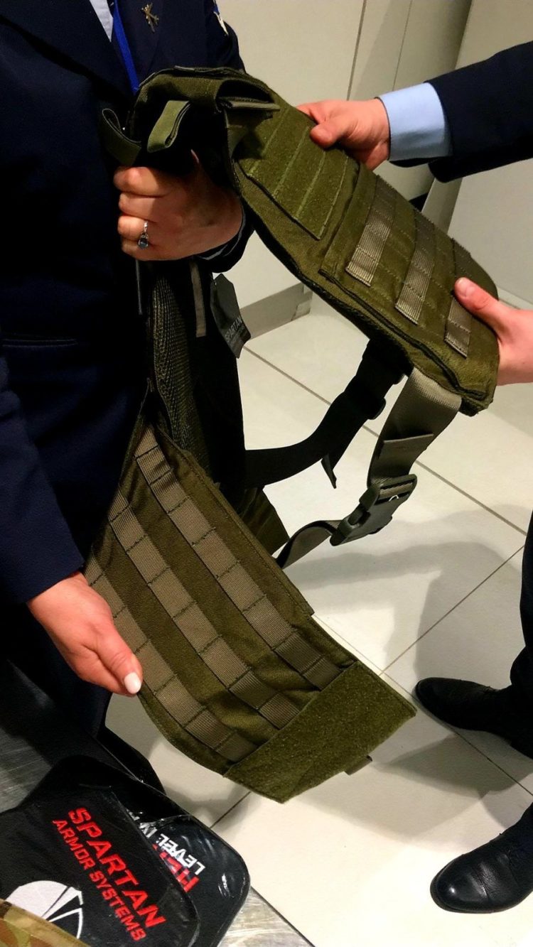 A aterizat la Chișinău cu bagajul ticsit cu armament: Un ucrainean, ce venea din SUA, pe la Istanbul, reținut pe Aeroport