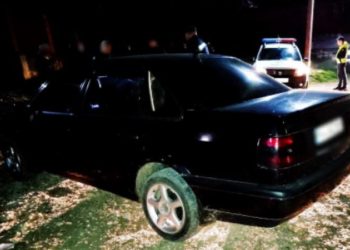 A răpit mașina unui consătean, a șofat prin sat, apoi a abandonat-o. Un minor din Orhei, cercetat penal | VIDEO