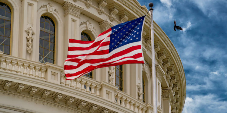 США назвали 120 организаций из России и Беларуси, которые включат в санкционный список. Среди них — КГБ и российские оборонные предприятия