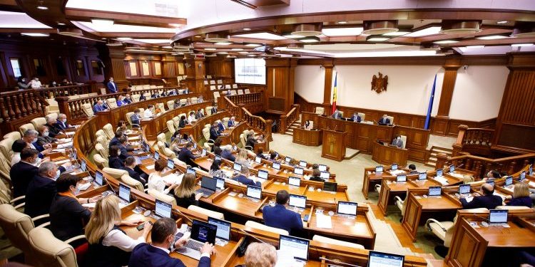 Pe 4 aprilie, deputații vor vota componența comisiei de evaluare a integrității candidaților la funcția de membru CSP și CSM