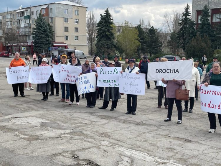 Партия “ШОР” организовала протесты по всей стране. Более 50 тысяч человек приняли участиях в манифестациях