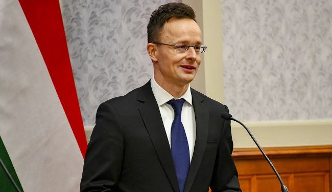 Венгрия не поддержит эмбарго на российскую нефть и газ