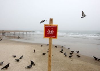 Одесские пляжи все еще заминированы. Спасатели призывают горожан не верить фейкам