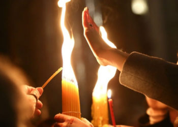 Mitropolitul Basarabiei va aduce Focul Haric la Chișinău. Mitropolia Moldovei, însă anunță că are probleme de transport, dar caută soluții | VIDEO