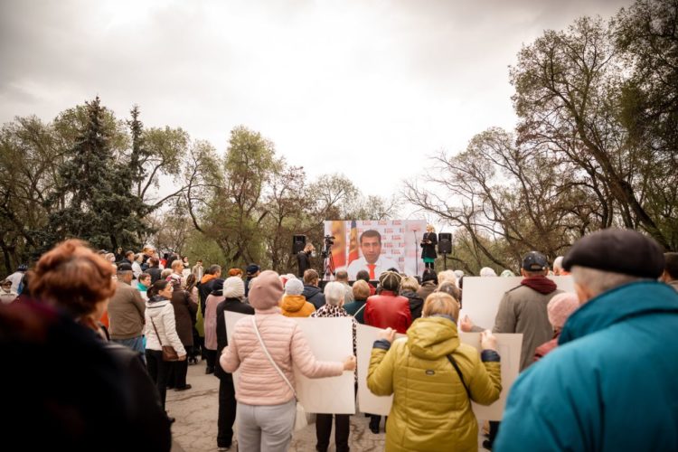 Партия “ШОР” организовала протесты по всей стране. Более 50 тысяч человек приняли участиях в манифестациях