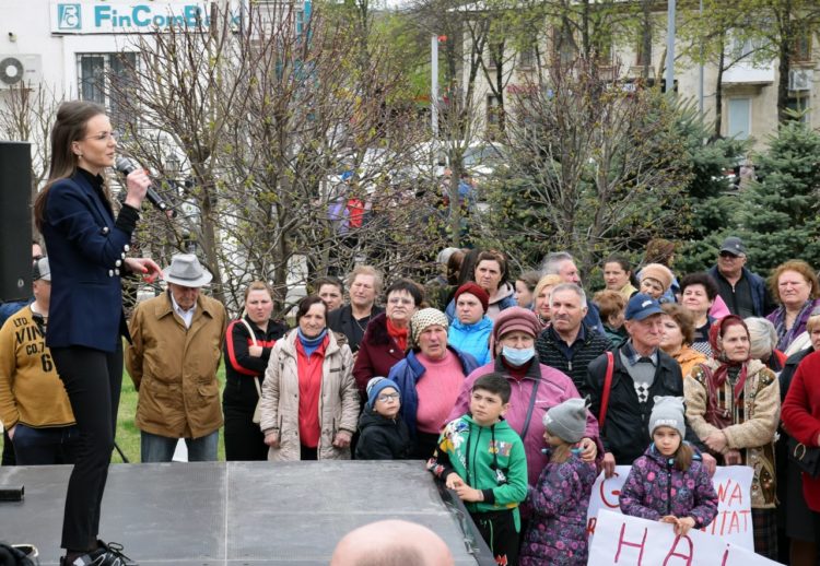 Партия “ШОР” организовала протесты по всей стране. Более 50 тысяч человек приняли участиях в манифестациях