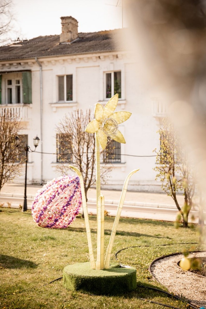 Atmosferă de vis la Orhei! Orașul a fost împânzit cu mii de decorațiuni de sărbătoare, cu ocazia Paștelui!