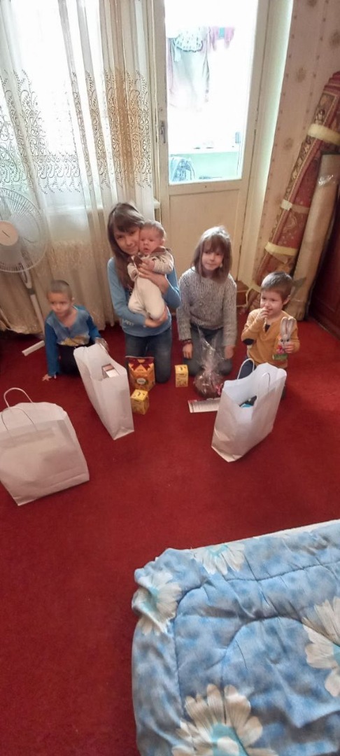 Сдержали слово! Все депутаты Партии «ШОР» передали неимущим пасхальную помощь, полученную от парламента