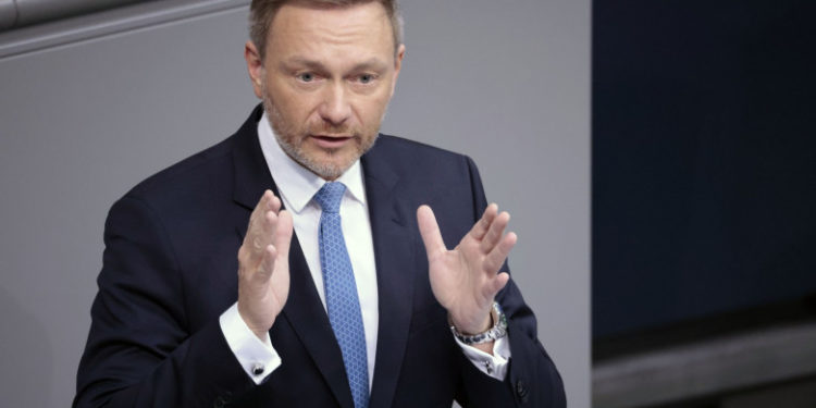 Germania exclude o oprire imediată a importurilor de petrol din Rusia: „Trebuie să fim răbdători”