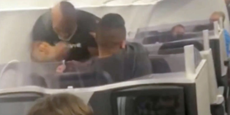 Cum a reuşit pasagerul bătut de Mike Tyson în avion să-l scoată din minţi pe fostul campion mondial la box