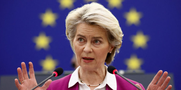 UE anunță noi sancțiuni împotriva Rusiei: Embargo pentru cărbunele rusesc, interzicerea navelor în porturile UE, sancțiuni pentru bănci