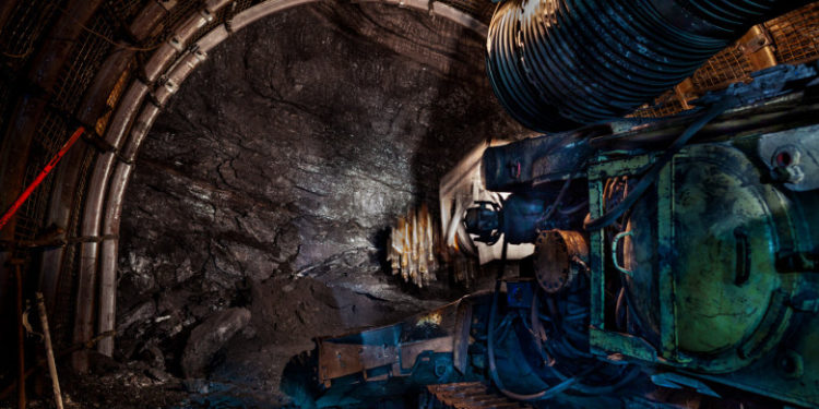 Șoc „de mare energie” și scurgere de gaze într-o mină din Polonia. 10 mineri sunt dați dispăruți