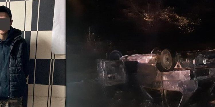 Doi tineri, reținuți după ce au răpit un automobil. Aceștia au provocat un accident, iar mașina a luat foc