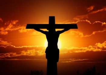 Astăzi este Vinerea Mare, ziua în care a fost răstignit Iisus Hristos. Ortodocșii țin post negru pentru iertarea păcatelor | VIDEO