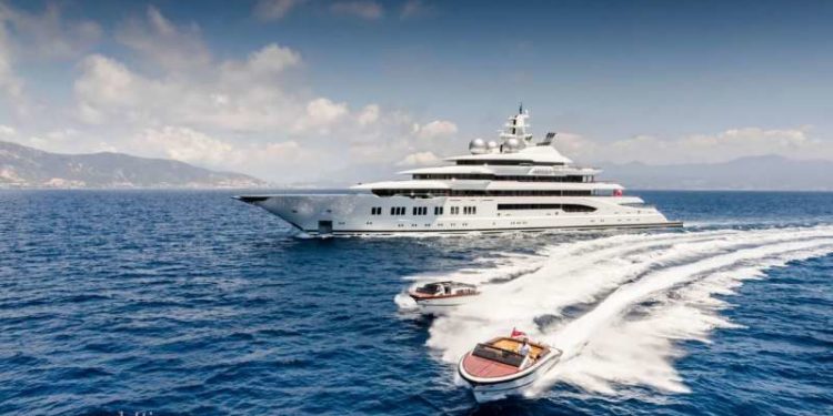 Statele Unite încearcă să sechestreze un super-iaht rus ancorat în Fiji