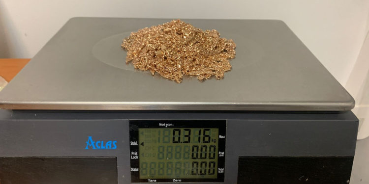 Peste 300 de grame de aur, depistate pe Aeroport în bagajele unei ucrainence