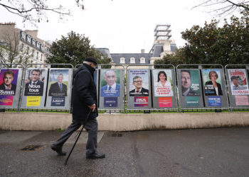 Во Франции начались президентские выборы