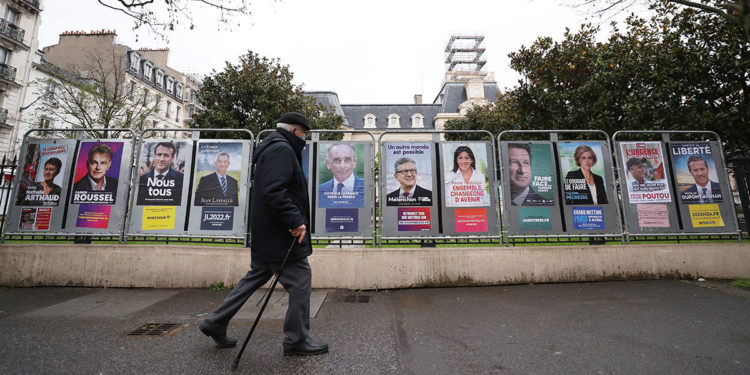 Во Франции начались президентские выборы