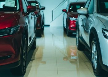 В бельгийском порту из-за санкций застряли 8 тыс. люксовых автомобилей для РФ