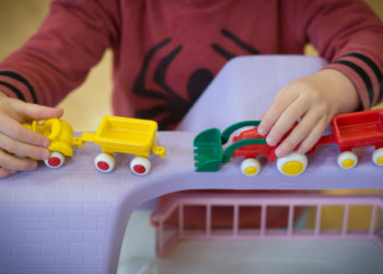 O nouă șansă pentru copiii cu autism: La Chișinău a fost deschis un centru de reabilitare medicală | VIDEO