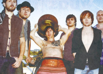 Участники группы Zdob și Zdub заразились коронавирусом. Концерт в Бухаресте перенесли