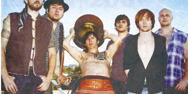 Участники группы Zdob și Zdub заразились коронавирусом. Концерт в Бухаресте перенесли