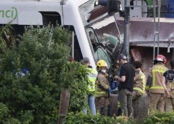 В Испании столкнулись два поезда: машинист погиб, 85 человек получили ранения