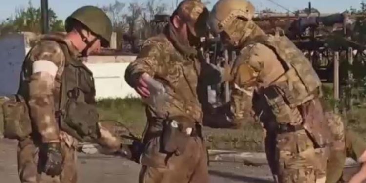 Минобороны России: 265 украинских военных с «Азовстали» сдались в плен