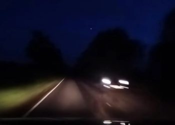 В небе над Европой заметили яркий метеор: момент попал на видео